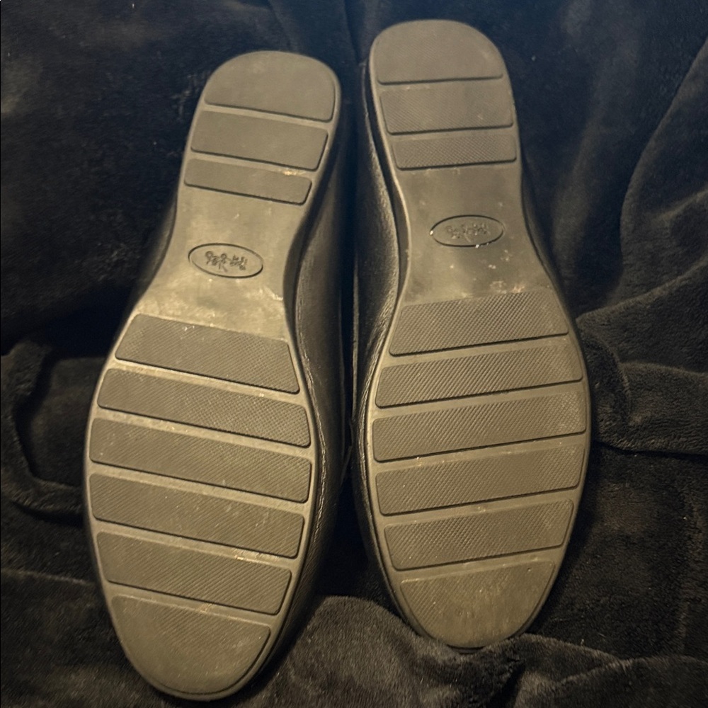 Coach Black Pebble Leather Women's Loafers with Gold Hardware - Picture 7 of 14